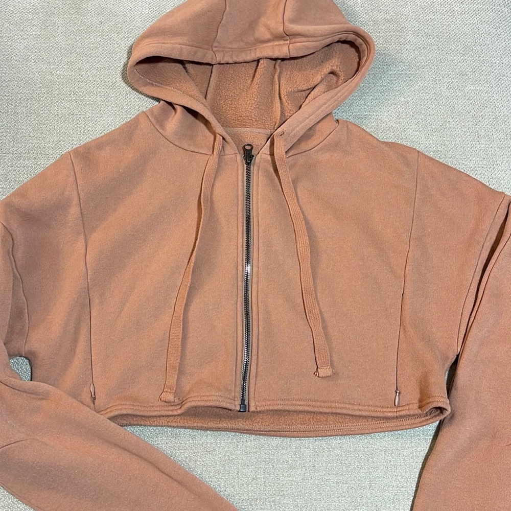 ALO crop hoodie